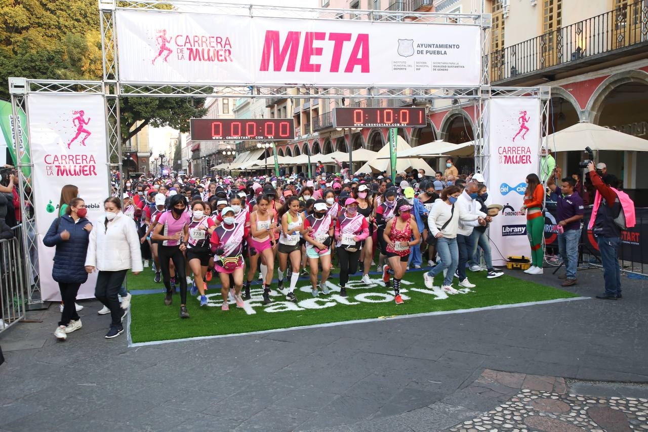 Participan más de 2 mil mujeres en Carrera de la Mujer 2022