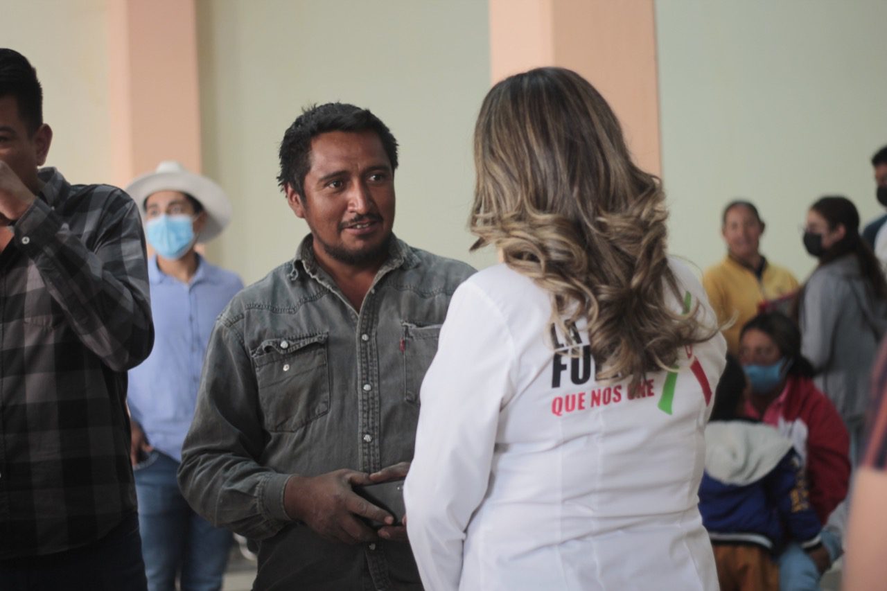 Sumemos voluntades por el progreso de Tlahuapan Rosiceli Díaz