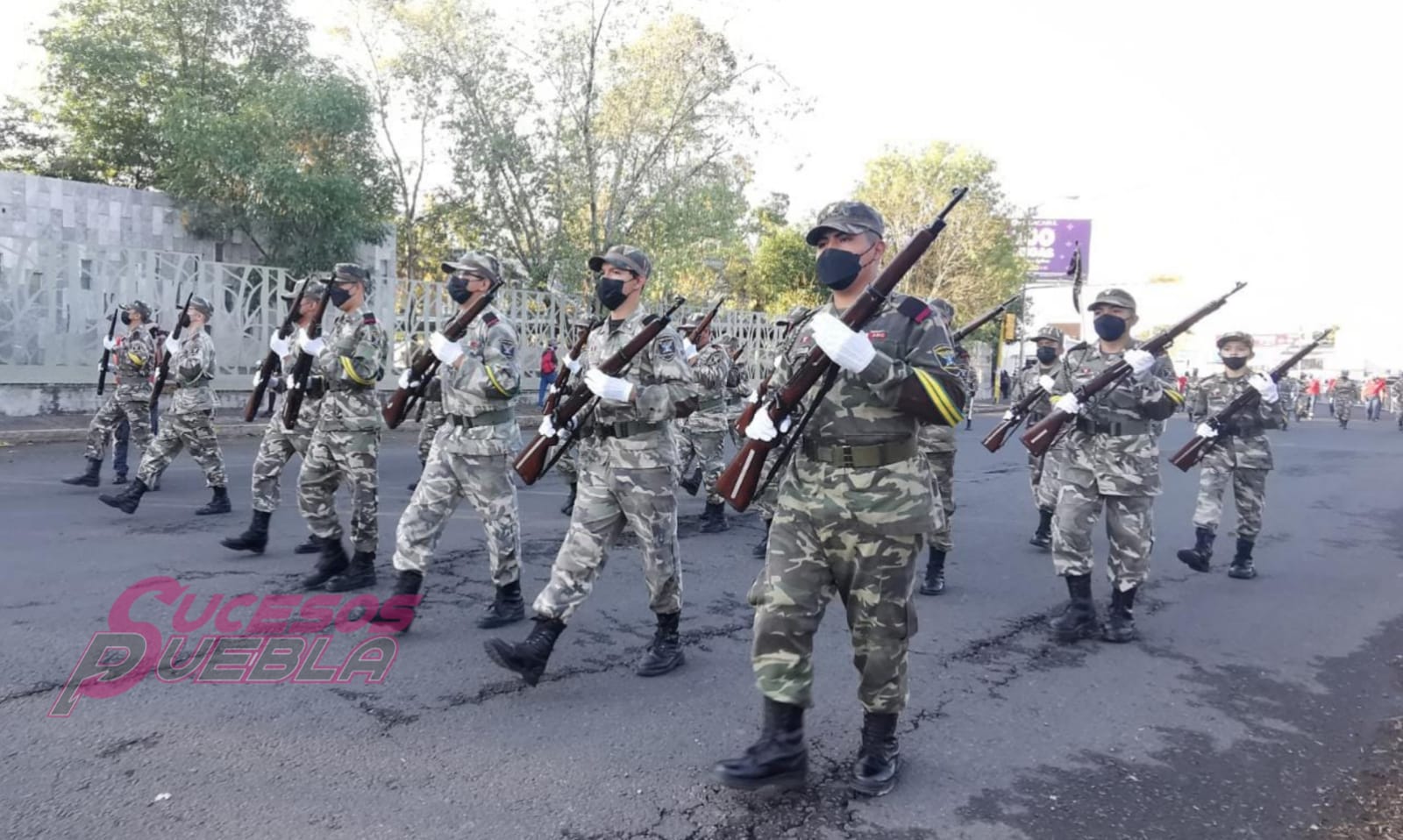 Color, música y gallardía de mostró en el Pase de Revista para el Desfile del 5 de Mayo