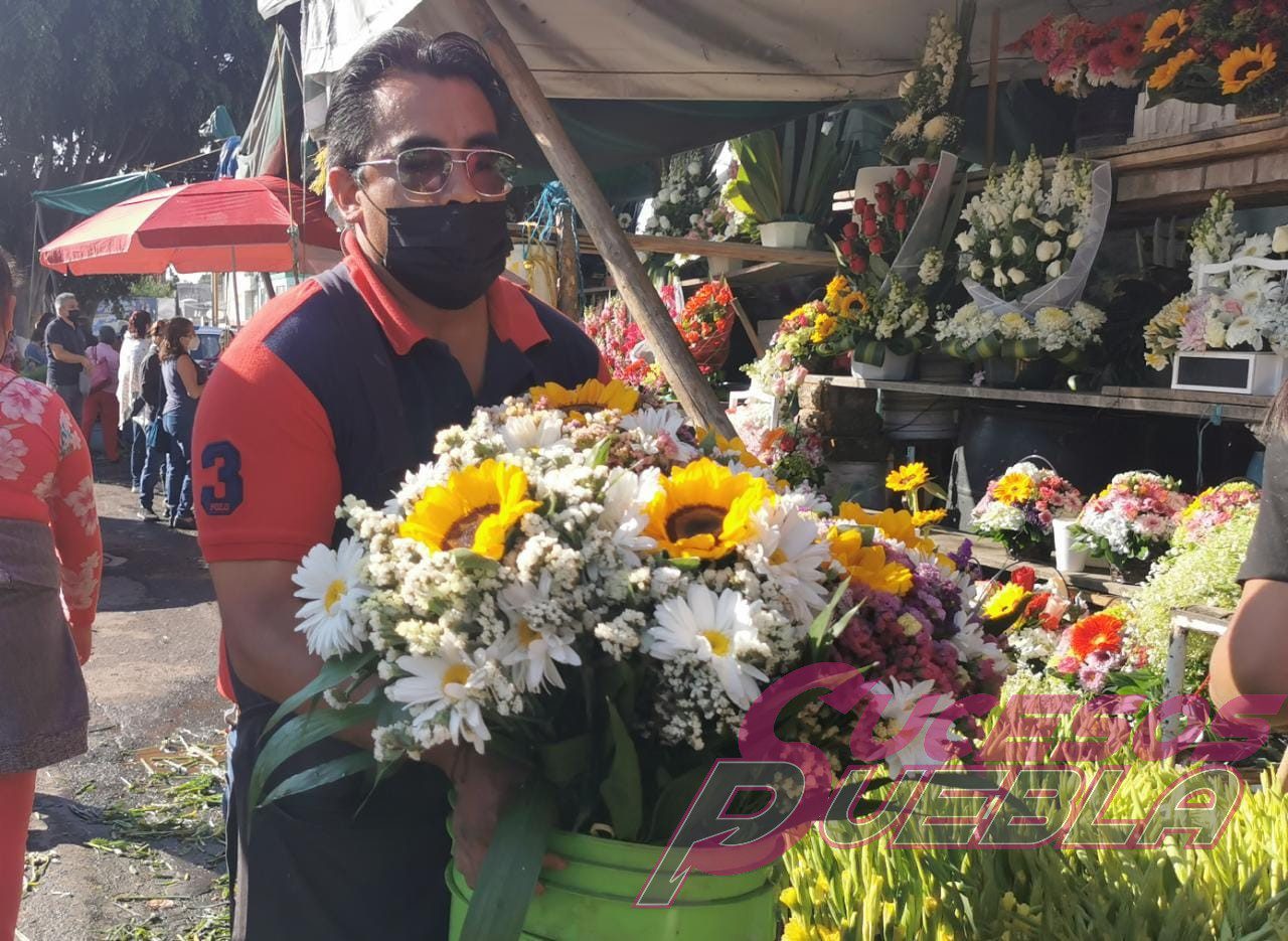 Más de 61 mil poblanos visitan el panteón municipal 3