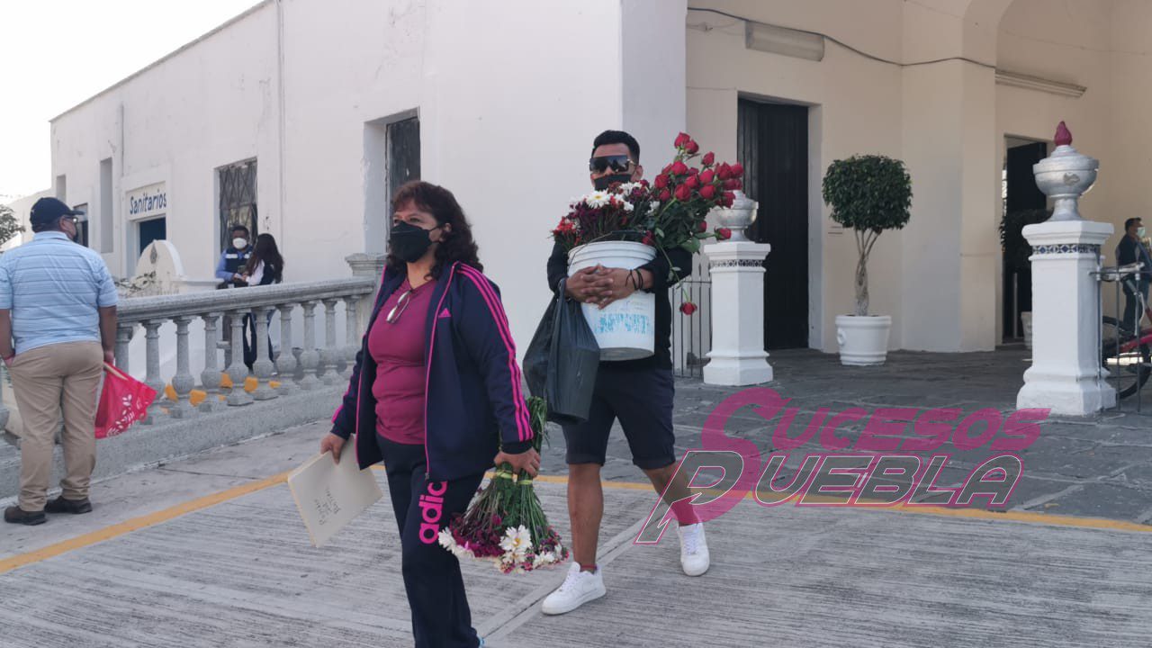 Más de 61 mil poblanos visitan el panteón municipal 3