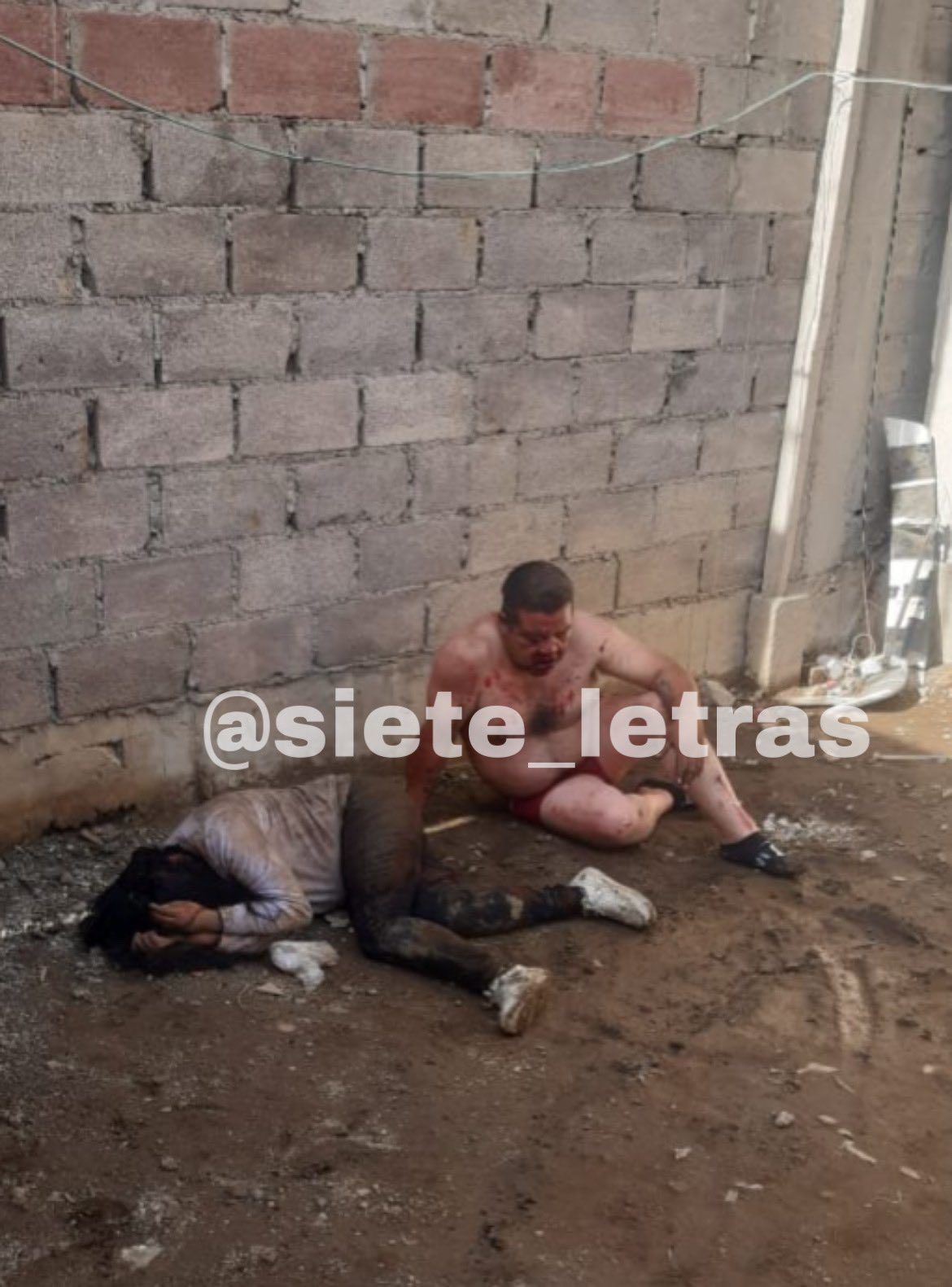 FOTOSgolpean a pareja por maltratar a menor de 4 años en Chalco, Edomex2