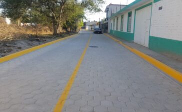 Con pavimentaciones, gobierno estatal mejora calidad de vida en región de Acatlán