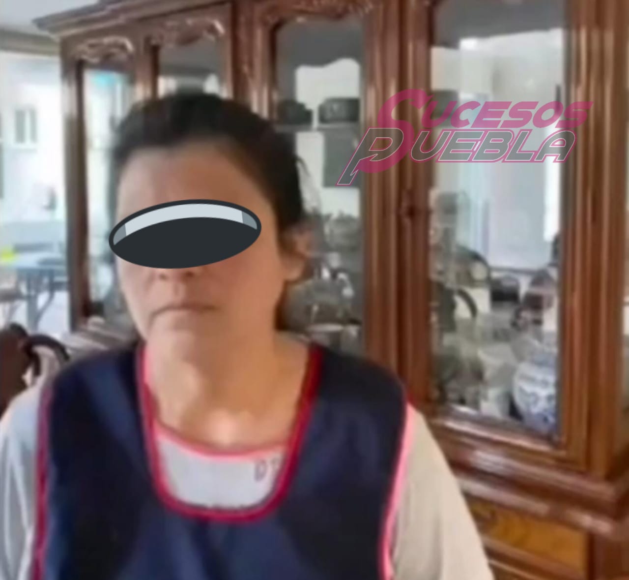 Empleada roba caja fuerte con 1 millón de pesos y joyas en Lomas de Angelópolis