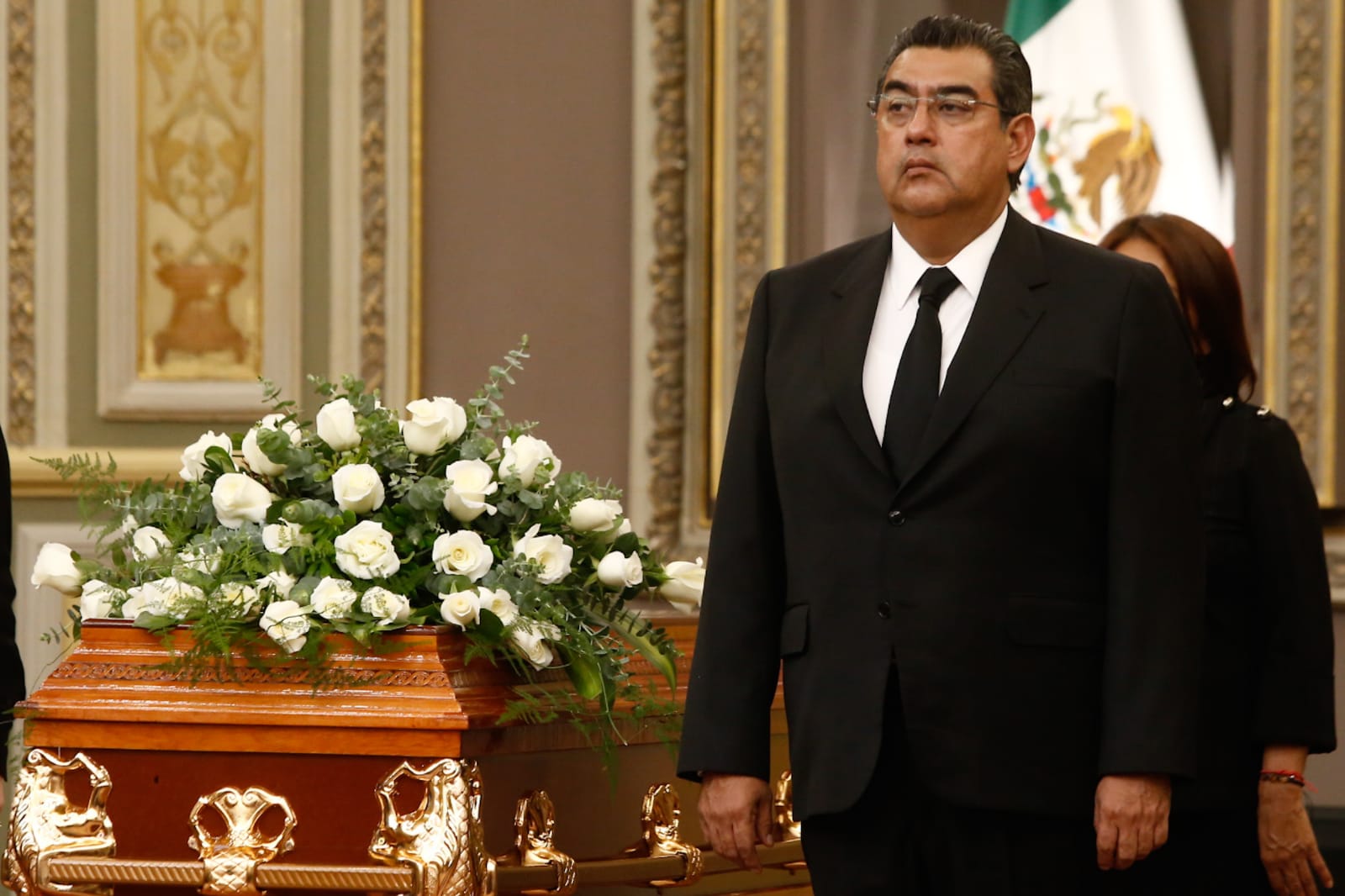 Acude Sergio Salomón al homenaje póstumo de Mariano Hernández