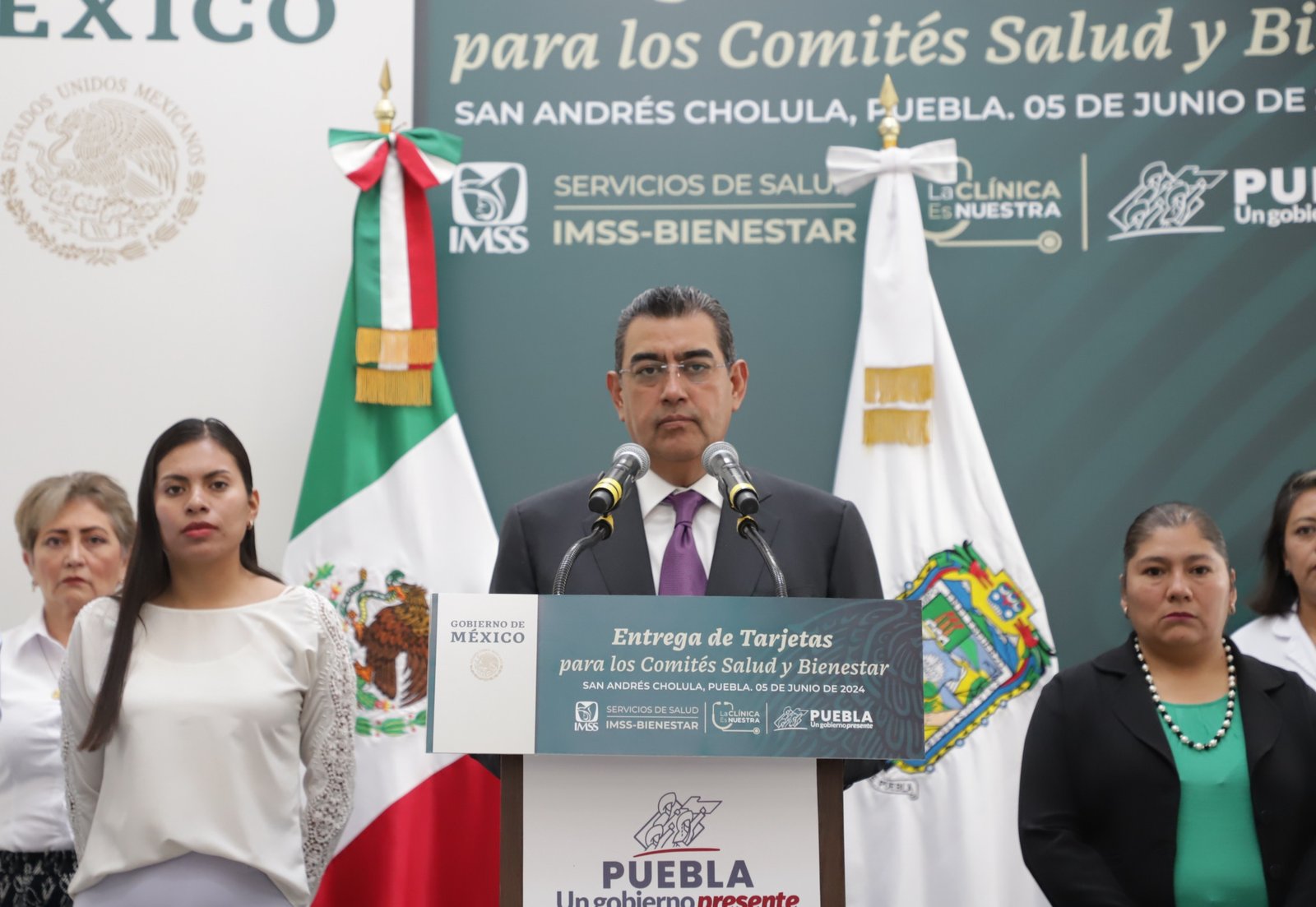 Entrega Sergio Céspedes tarjetas de bienestar para 895 clínicas del IMSS-Bienestar