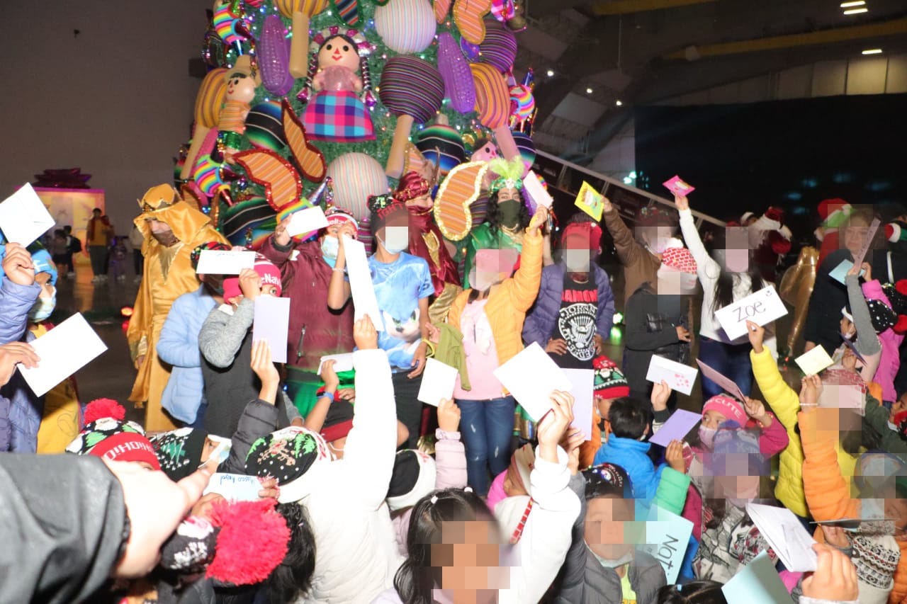 Por Amor a Puebla, Ceci Arellano convive con menores de Casa de la Niñez Poblana en Festival Navideño