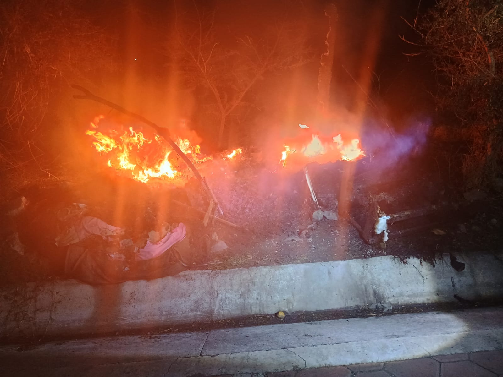 A Don Pedro le incendiaron su vivienda en Chietla
