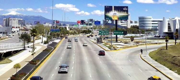 Licitan escaleras eléctricas en puente de la Atlixcáyotl