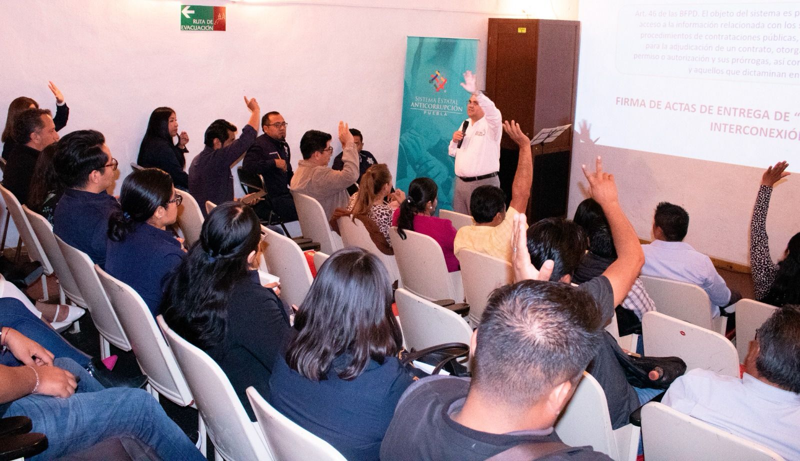 SESEAP capacita a municipios de la Sierra Negra para que se interconecten a la PDN