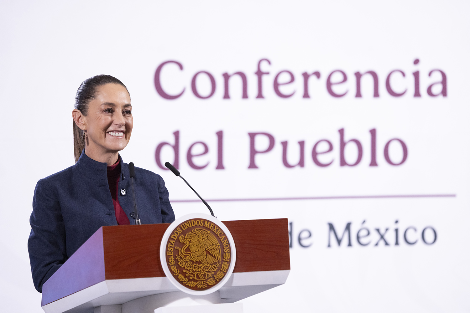 Sheinbaum anuncia pavimentación en la Mixteca poblana