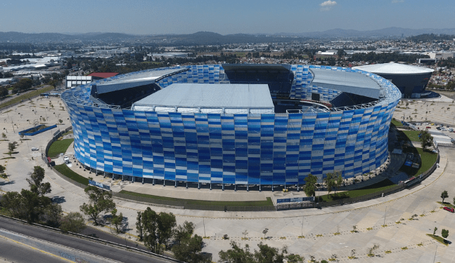 Gobierno aplicará medidas contra transportistas por "arrancones" en el Estadio Cuauhtémoc