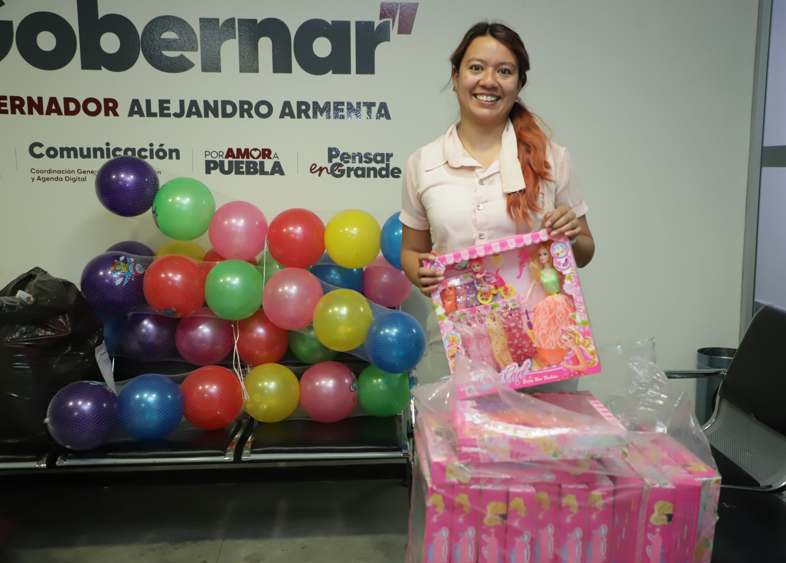 Voluntariado de la Coordinación de Comunicación se suma al SEDIF para generar sonrisas