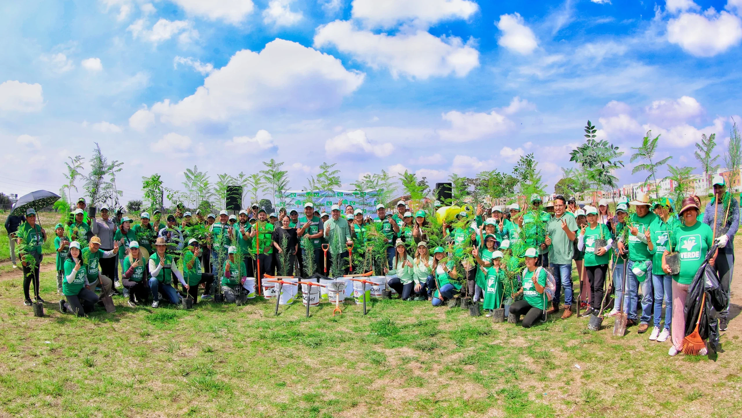 Shamy Spezia impulsa la campaña “Reforestación Verde” con la plantación de más de 300 árboles