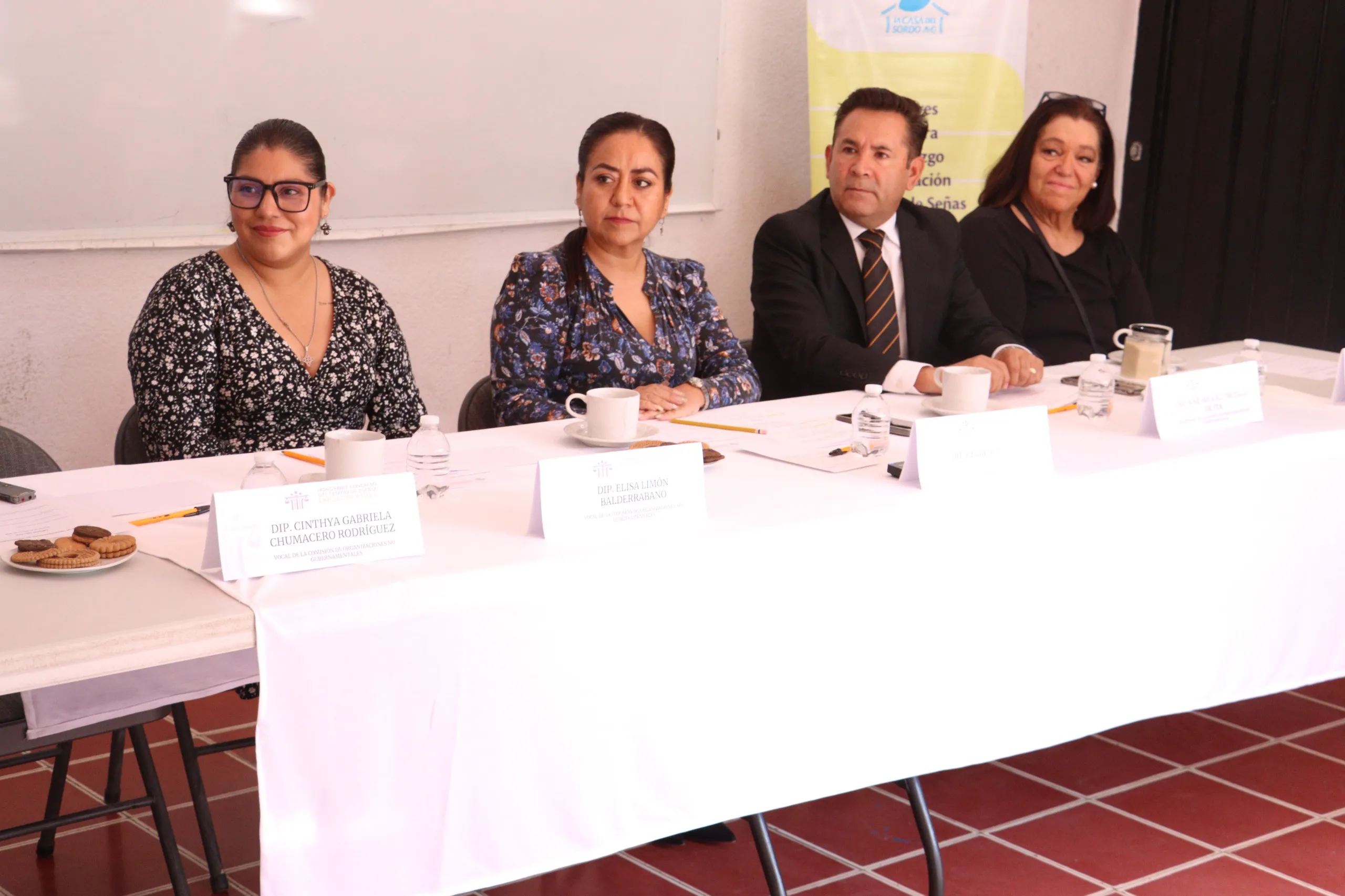 Comisión del Congreso sesiona en la Asociación Casa del Sordo