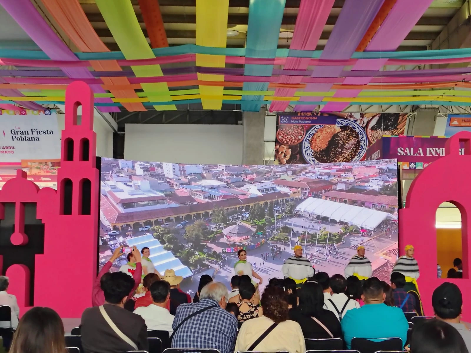 Del pabellón de fútbol al festival del asado en la Feria de Puebla 2026