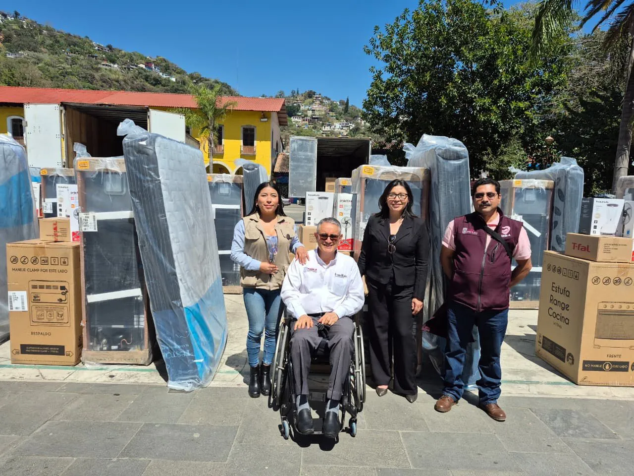 Familias de la sierra norte reciben apoyos federales por contingencia