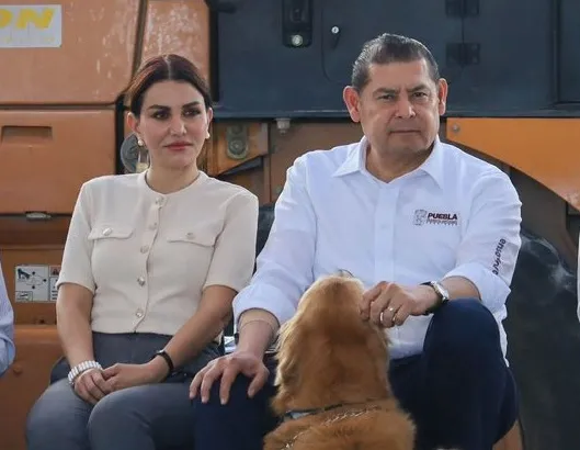 Pide Alejandro Armenta prudencia a Nayeli Salvatori tras parodia sobre estudiantes de la Ibero