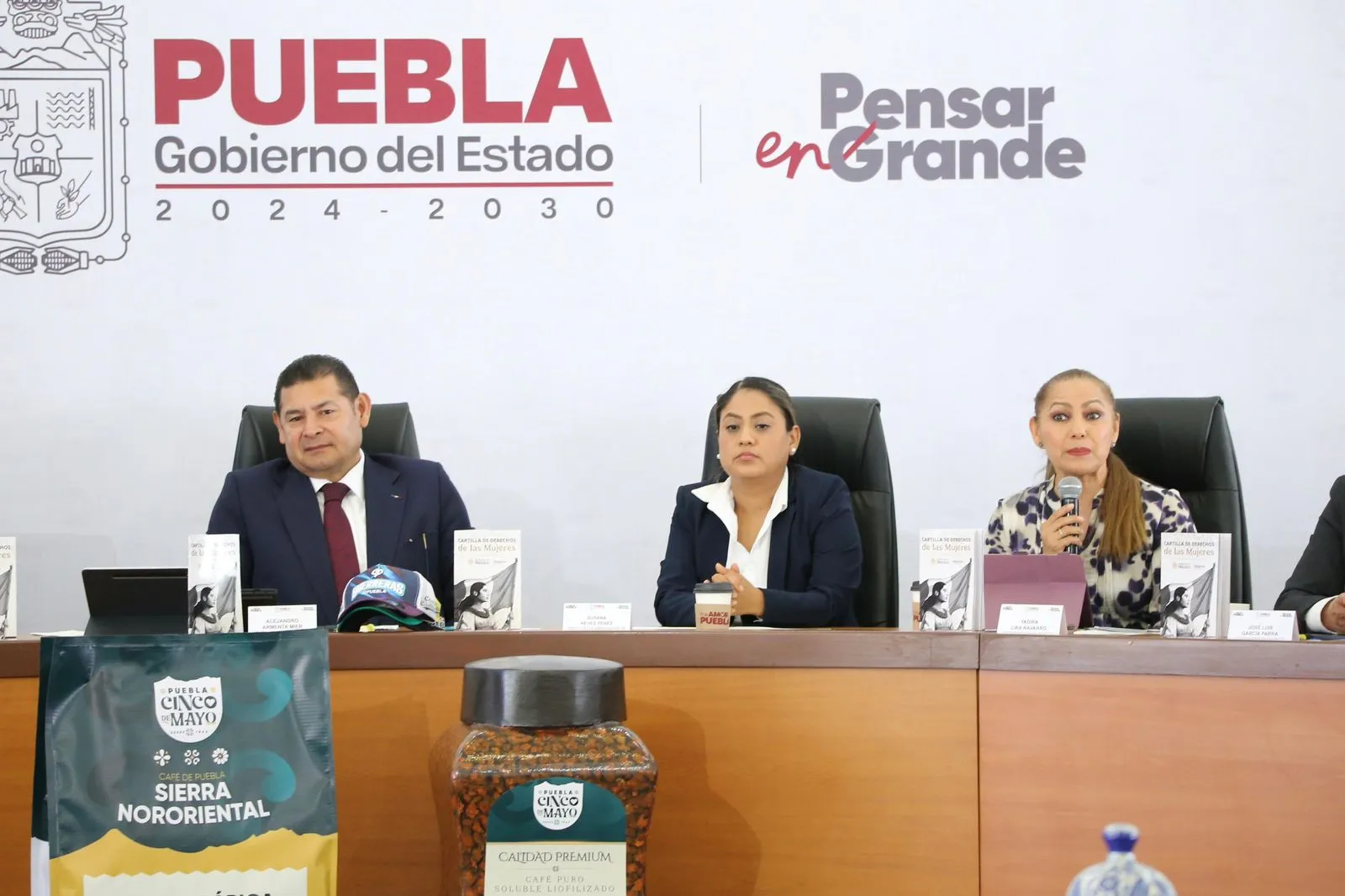 Protección de mujeres es política de Estado en Puebla: Alejandro Armenta