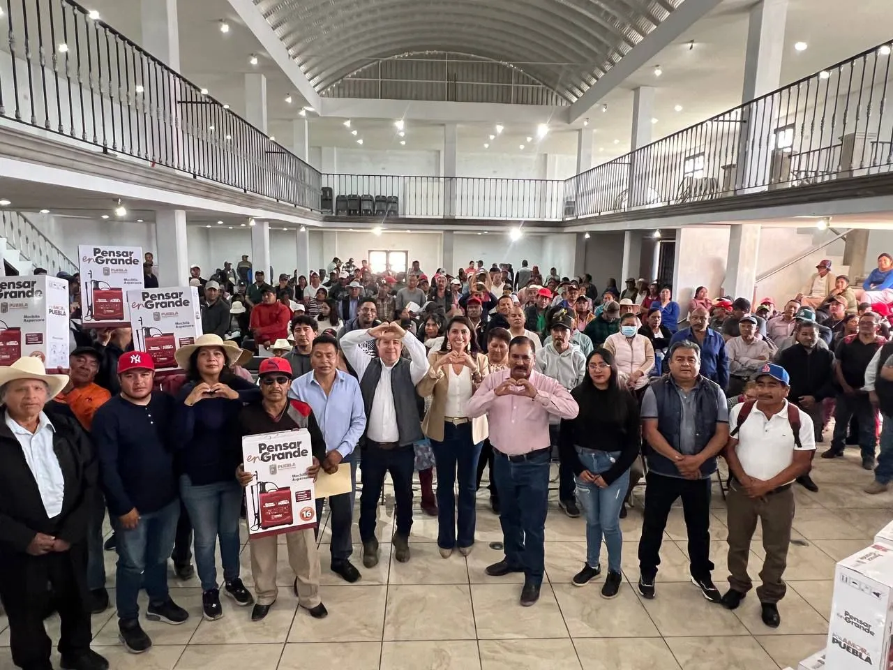 Refrenda Angélica Alvarado su compromiso con productores del campo