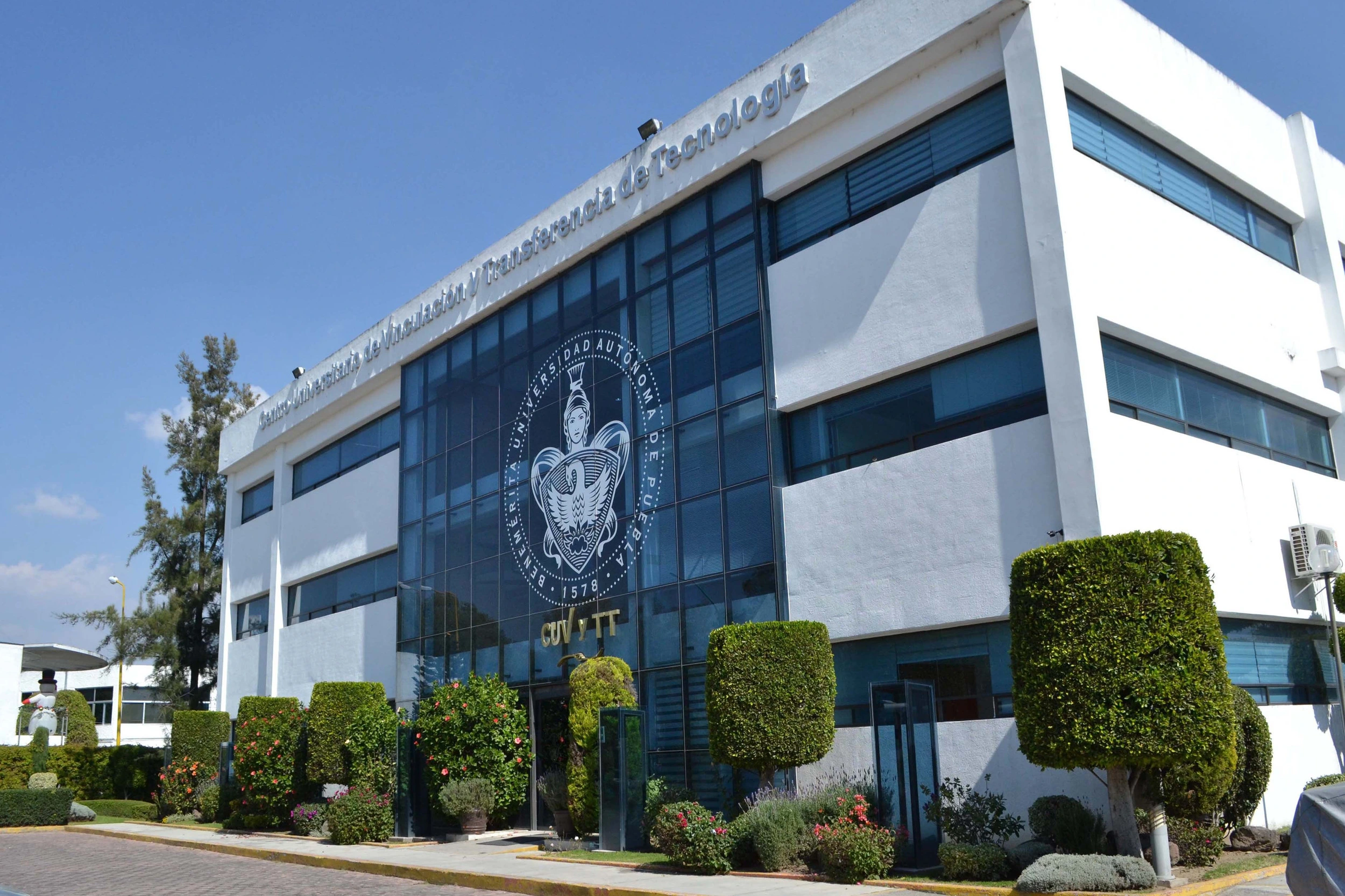 Busca BUAP renovar mobiliario en sus unidades académicas